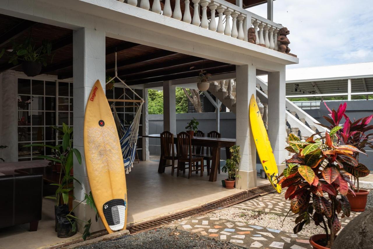 Mai Ke Kai Surf House Vandrarhem Tamarindo Exteriör bild